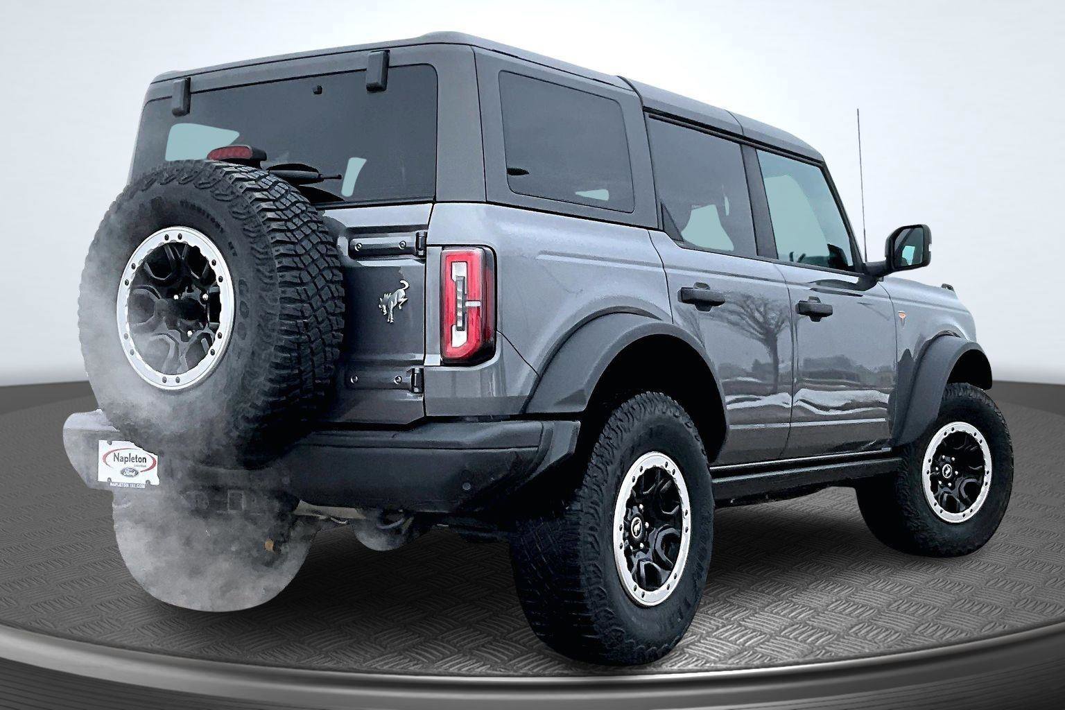 Used 2021 Ford Bronco Badlands image 2