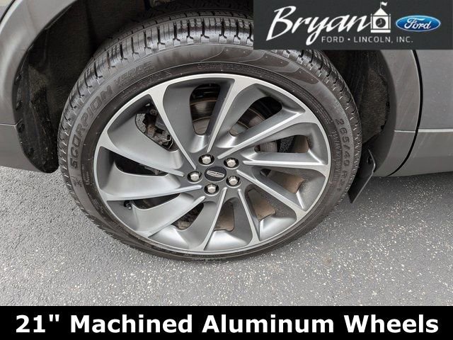 Used 2022 Lincoln Nautilus Reserve w/ Equipment Group 202A image 9