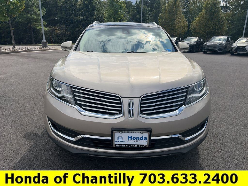 Used 2017 Lincoln MKX Select w/ Select Plus Package AWD/4WD image 2