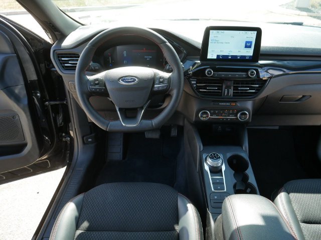 Used 2025 Ford Escape ST-Line Select AWD/4WD image 21