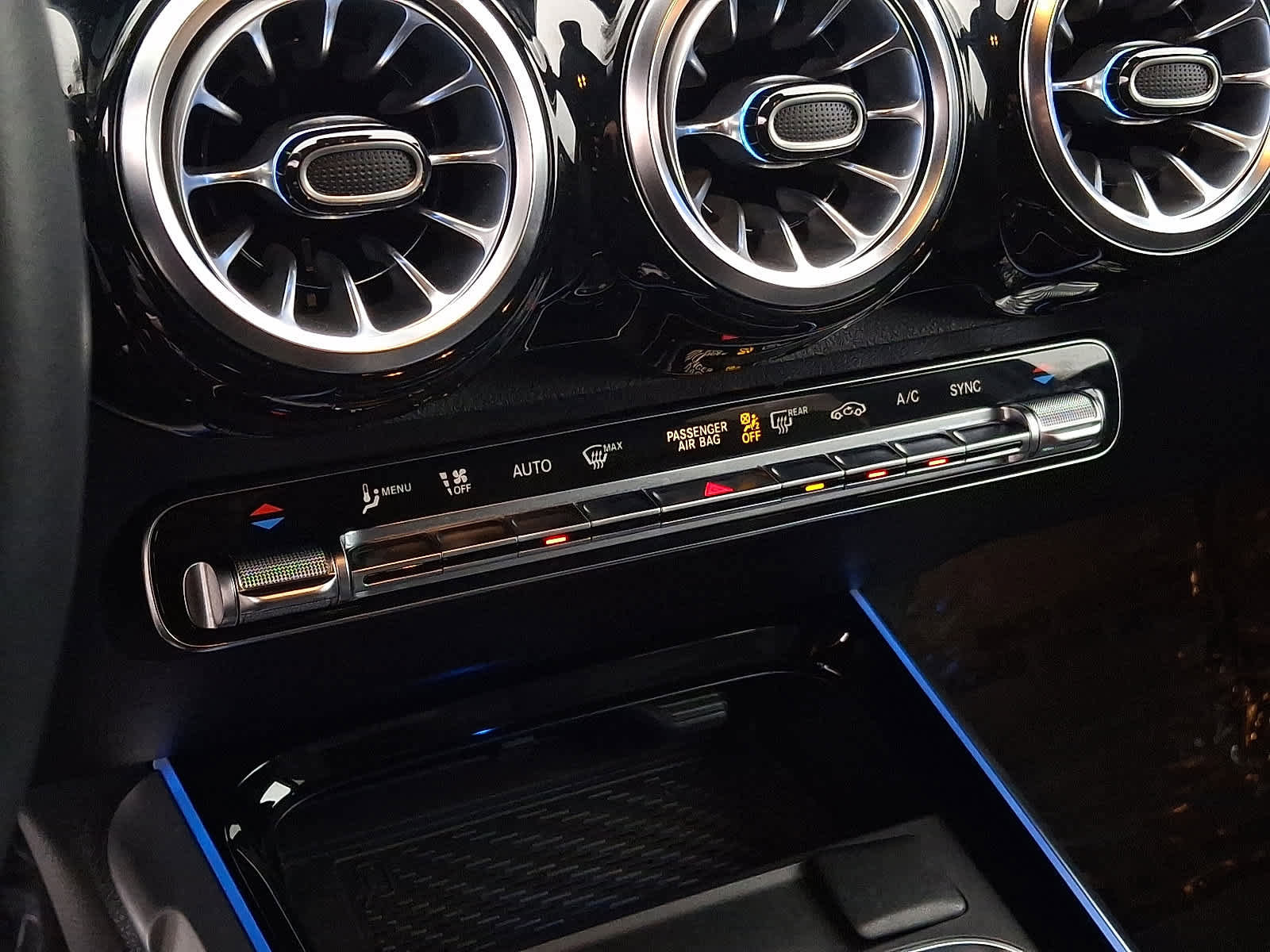 Used 2024 Mercedes-Benz GLB 250 4MATIC image 15