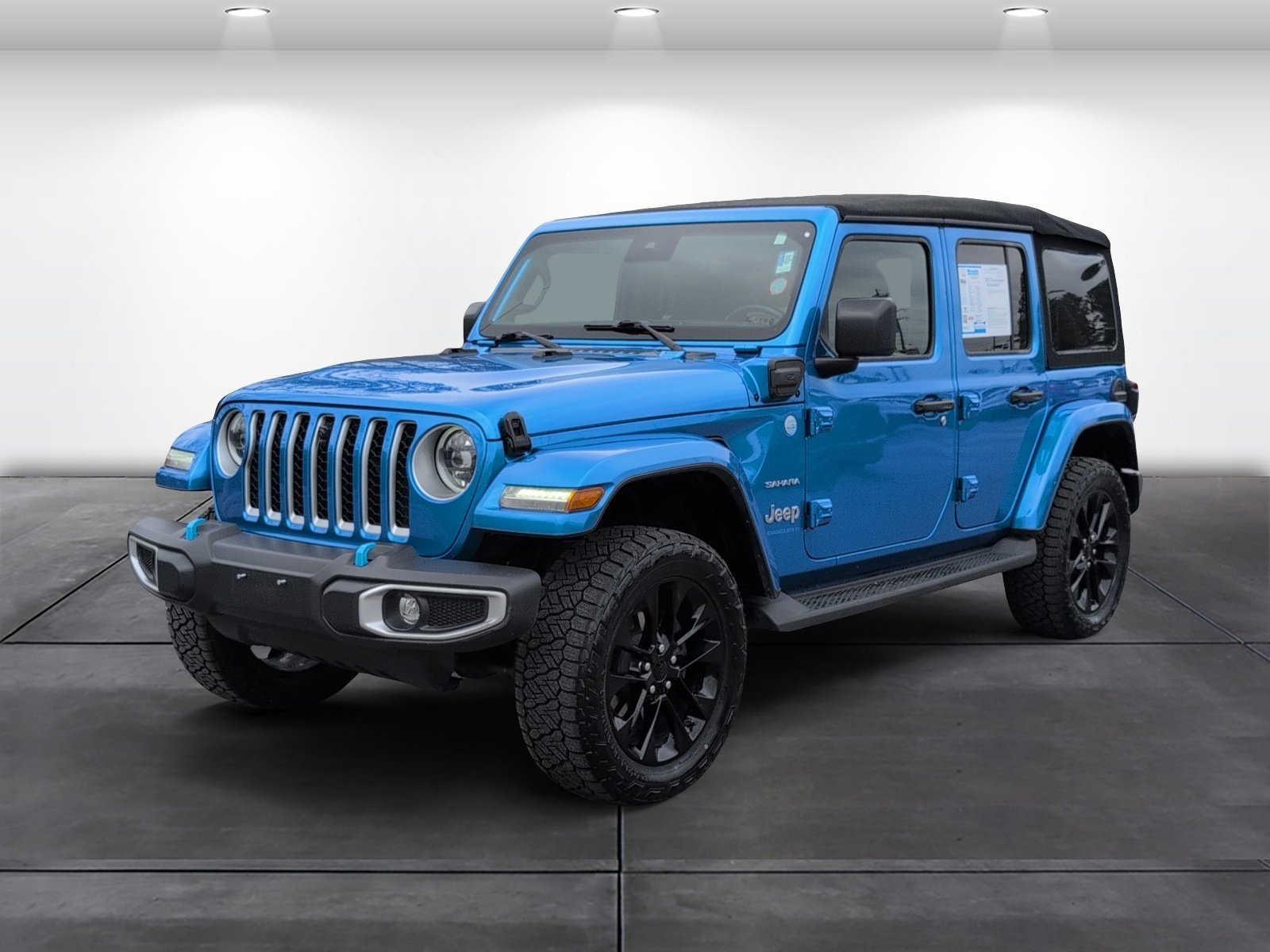 Used 2023 Jeep Wrangler Unlimited Sahara w/ Cold Weather Group image 6