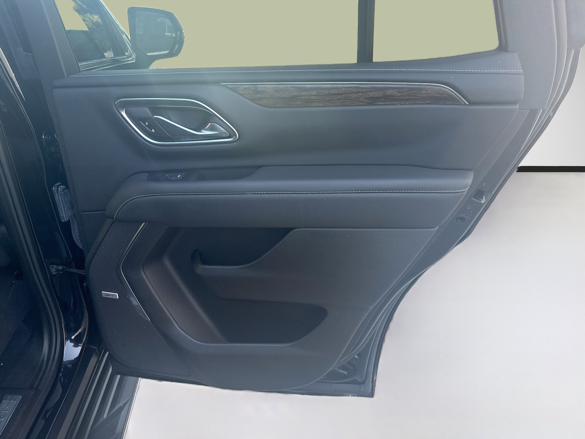 Used 2024 Chevrolet Tahoe Premier RWD image 31