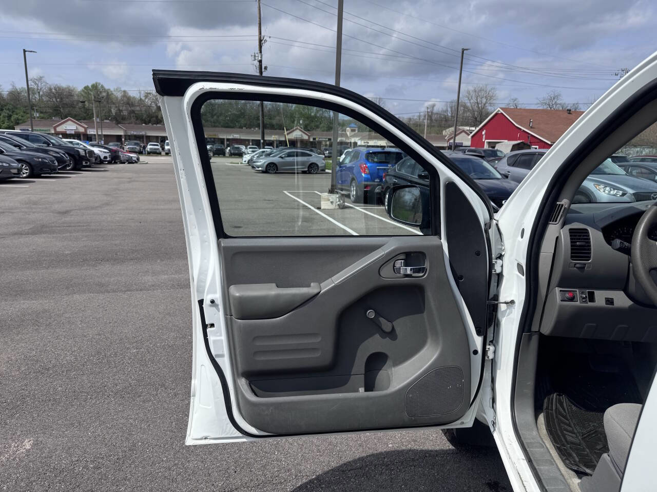 Used 2018 Nissan Frontier S RWD image 10