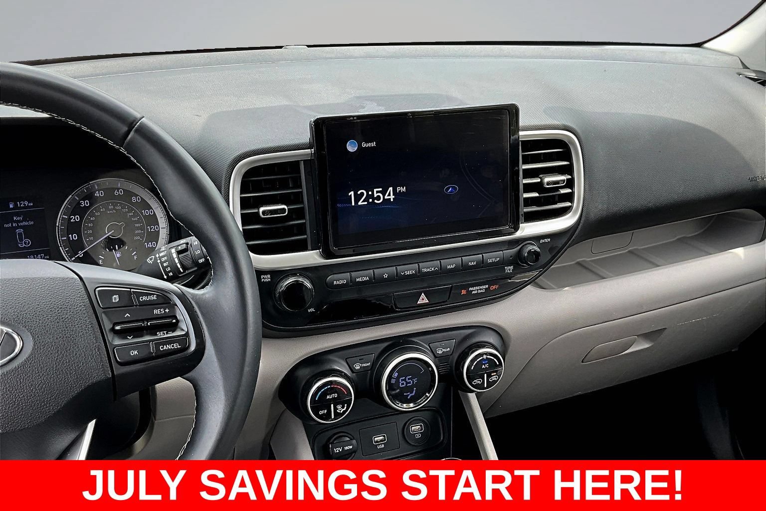 Used 2021 Hyundai Venue SEL w/ Premium Package FWD image 11