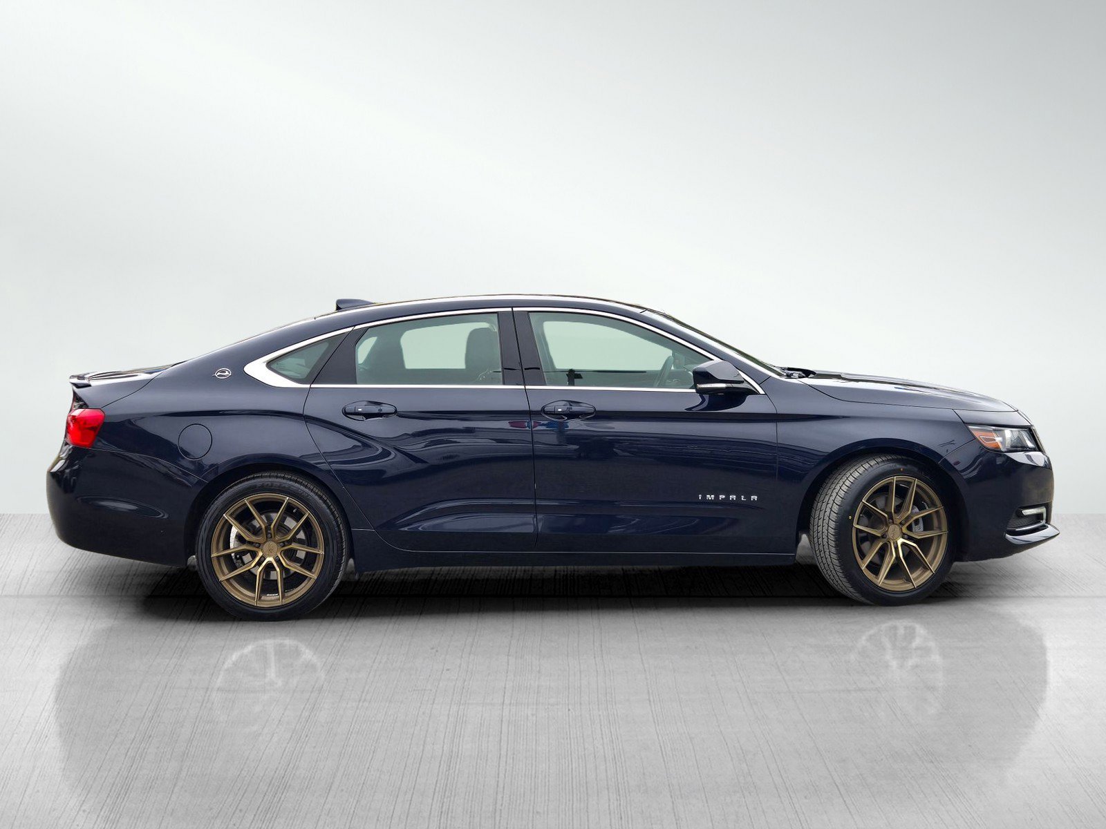 Used 2019 Chevrolet Impala LT image 3