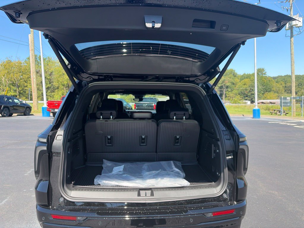 New 2027 Chevrolet Traverse RS w/ LPO, Floor Liner Package AWD/4WD image 36