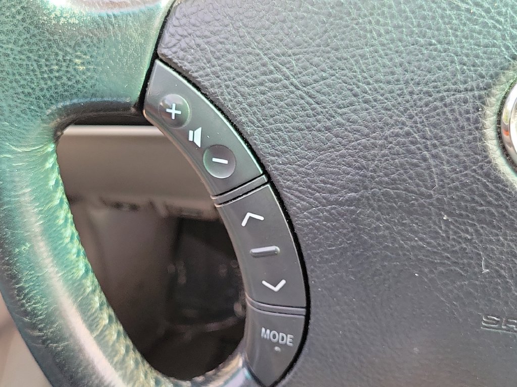 Used 2006 Lexus LX 470 4WD w/ Preferred Accessory Pkg image 27