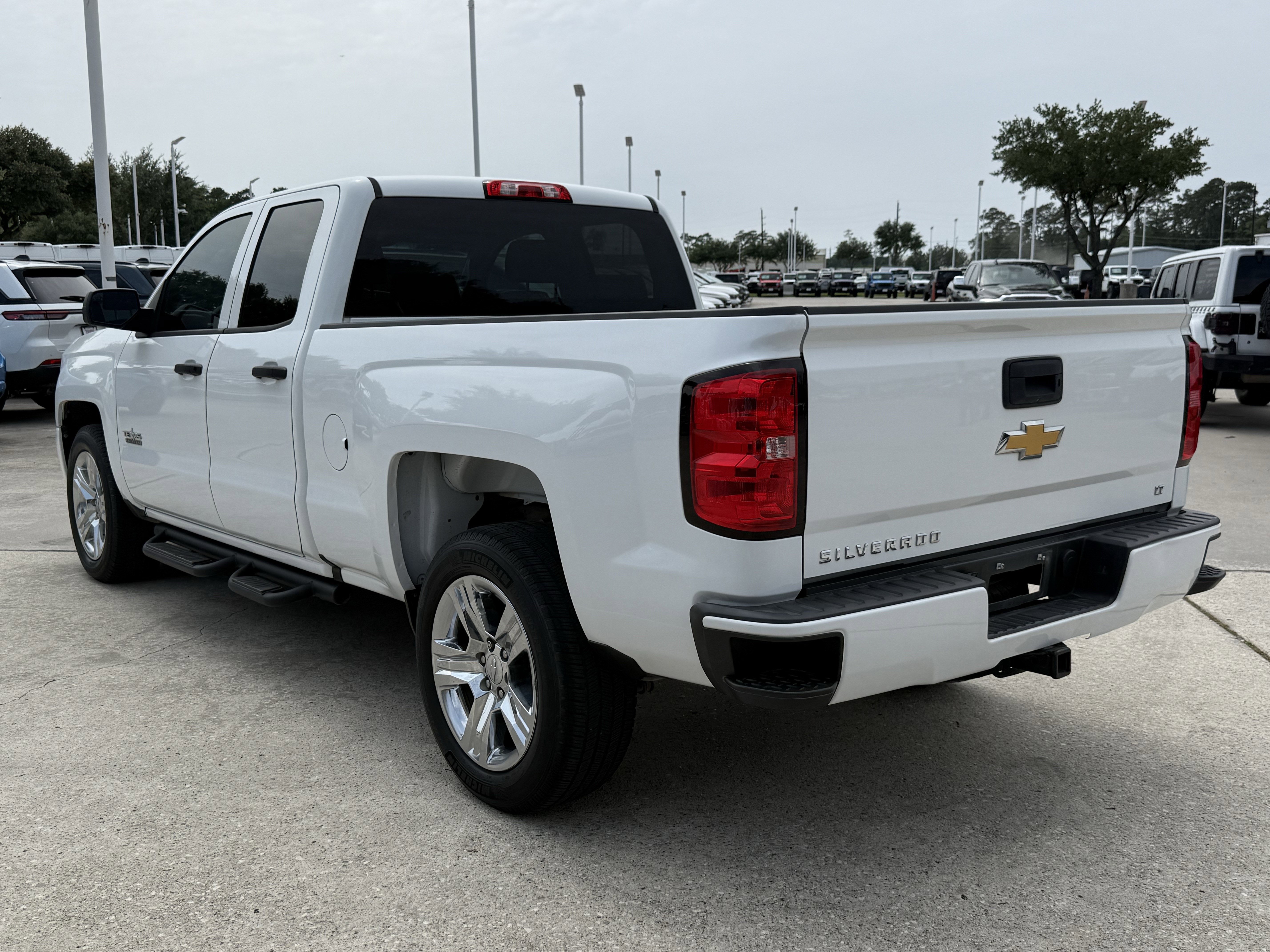 Used 2018 Chevrolet Silverado 1500 Custom w/ Texas Edition RWD image 7