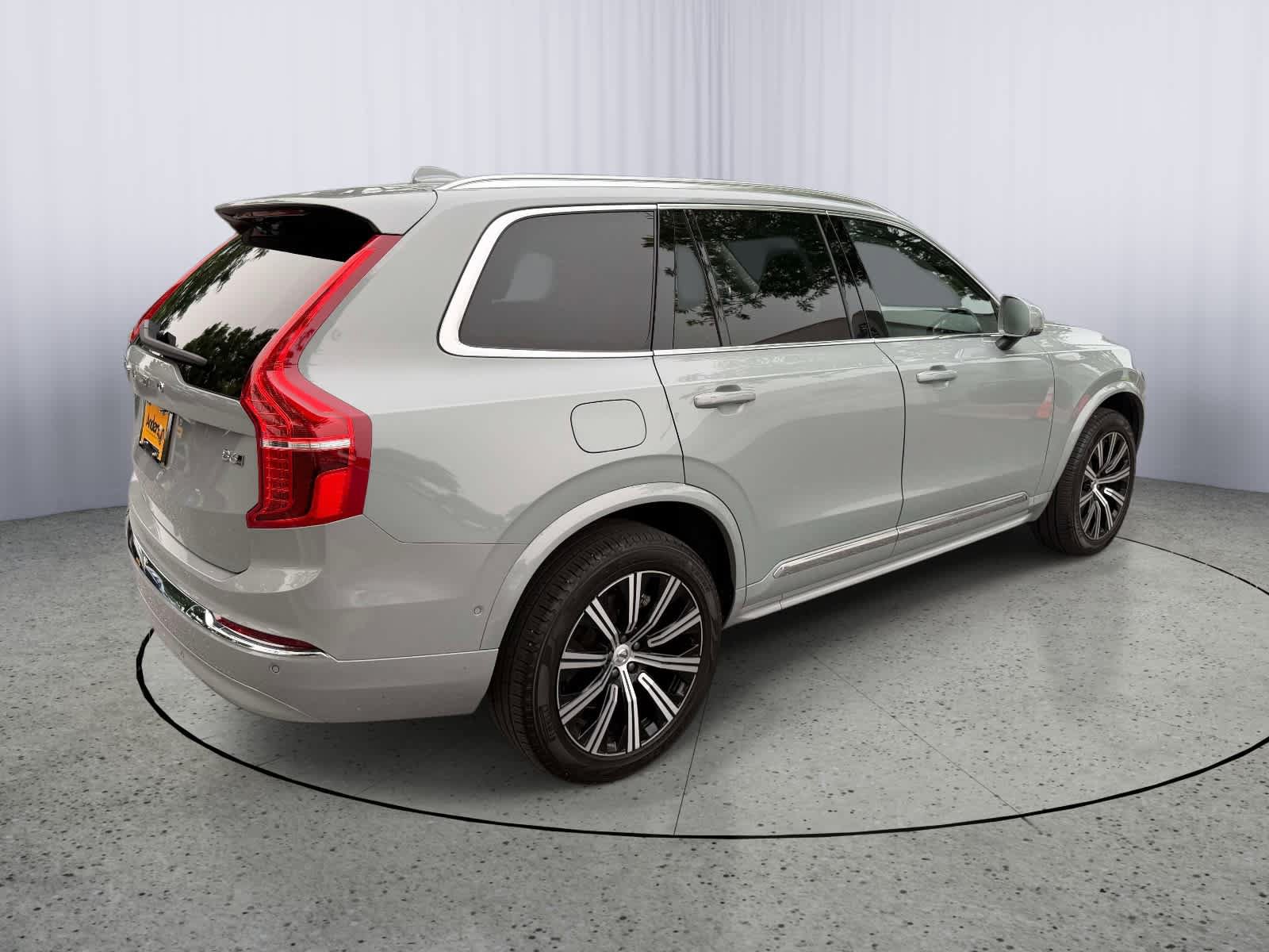 Used 2025 Volvo XC90 B6 Plus AWD/4WD image 3