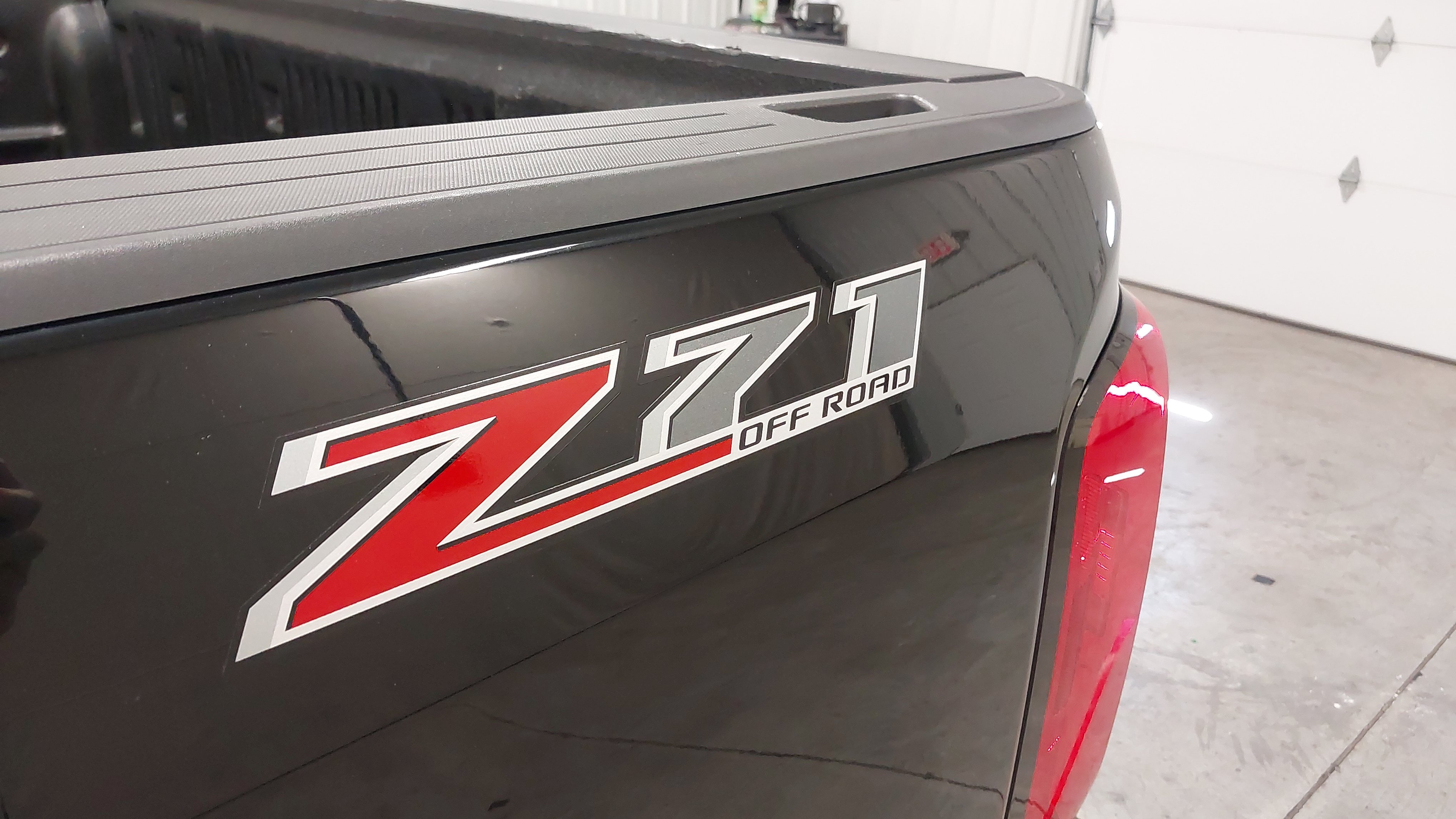 Used 2017 Chevrolet Colorado Z71 AWD/4WD image 31