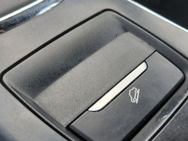 Used 2018 Ford Fusion SE FWD image 25
