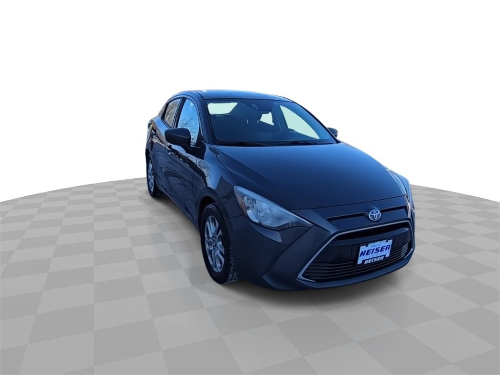 Used 2017 Toyota Yaris iA image 2