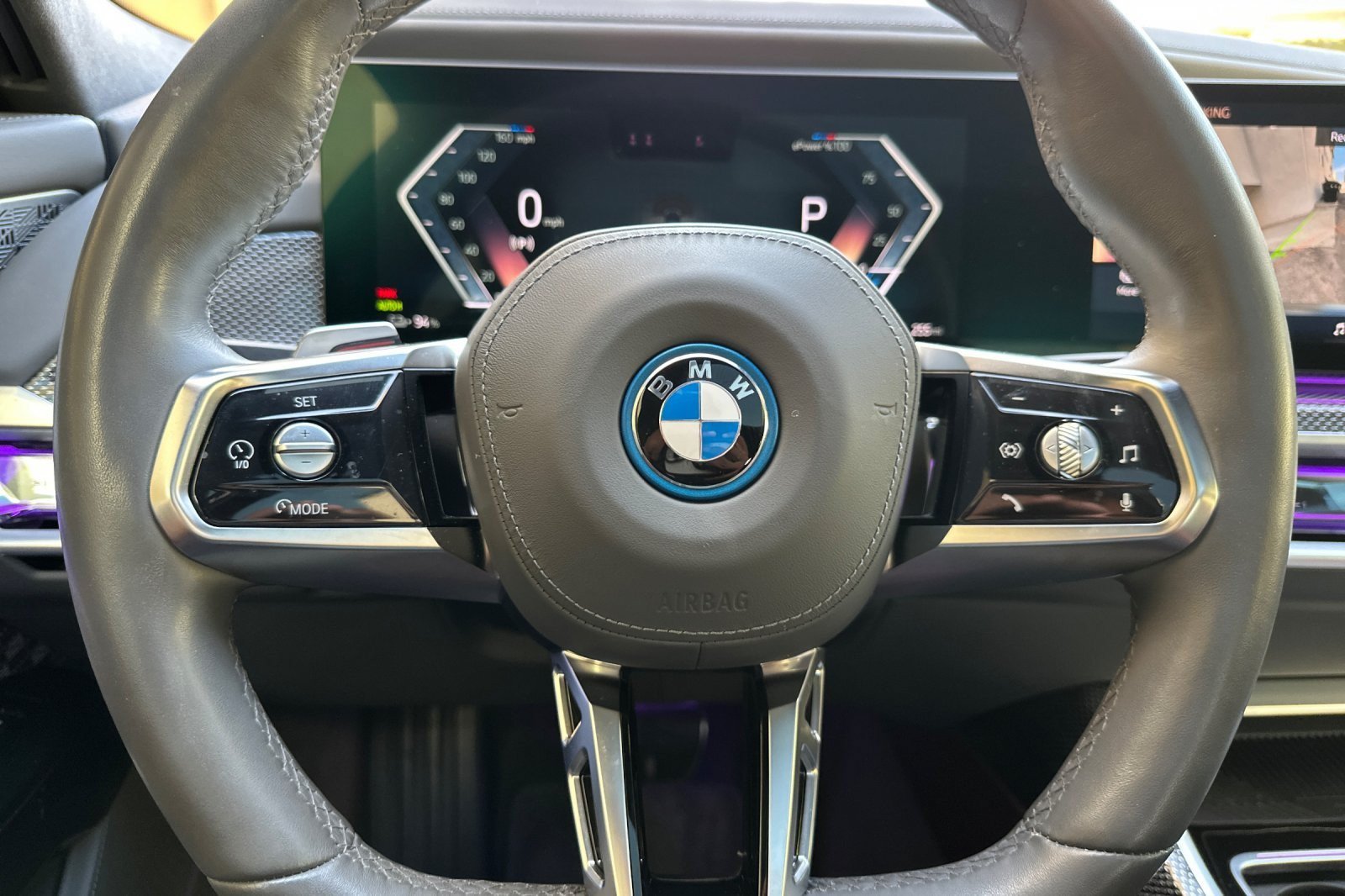 Used 2023 BMW i7 xDrive60 w/ Executive Package 2 AWD/4WD image 22