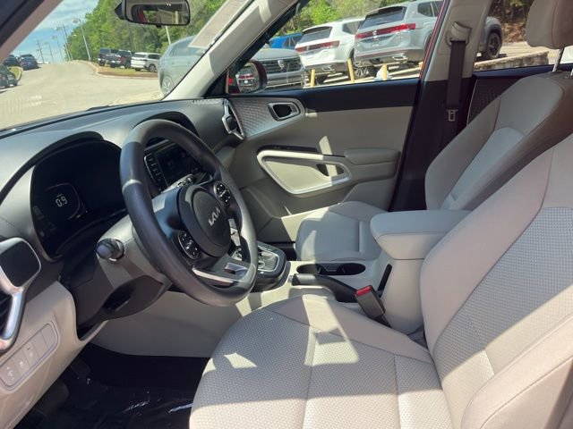 Used 2023 Kia Soul LX w/ LX Technology Package image 7