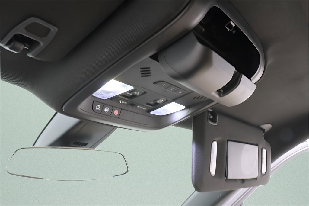 Used 2018 Cadillac XT5 Luxury image 17