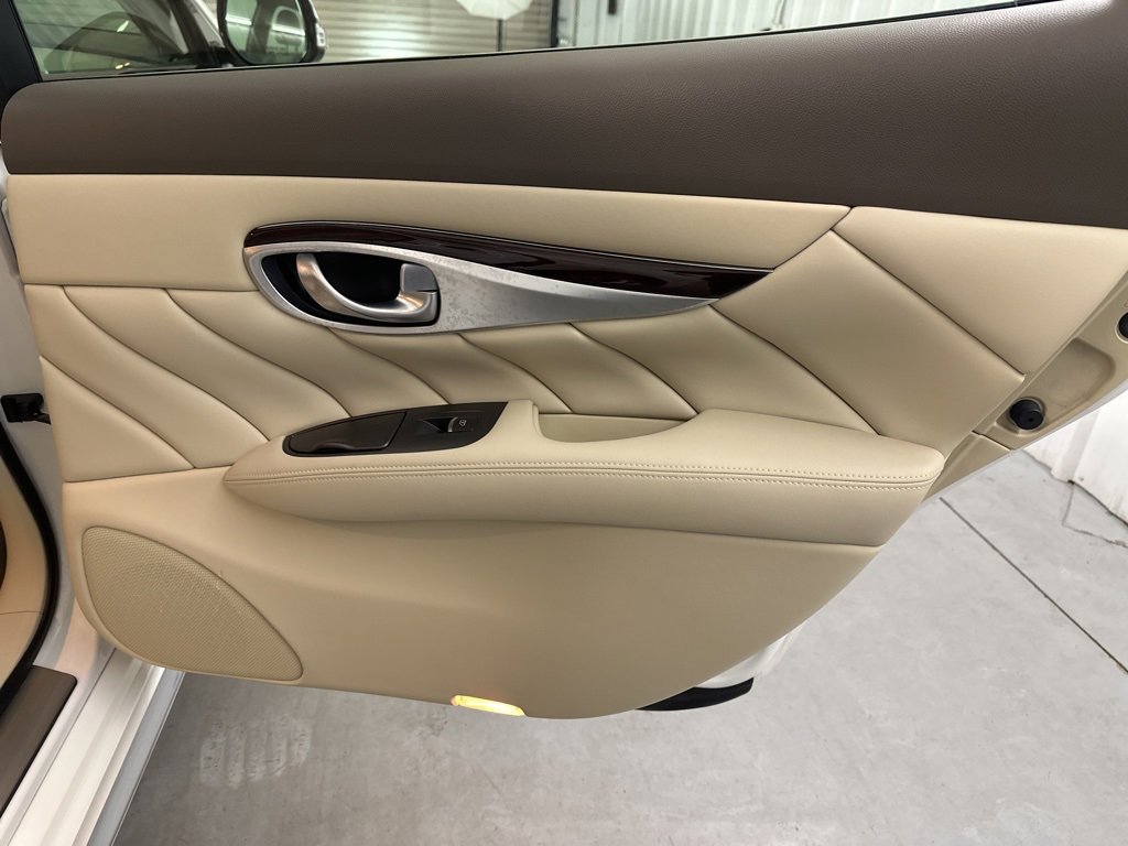 Used 2015 INFINITI Q70 L 3.7 image 34