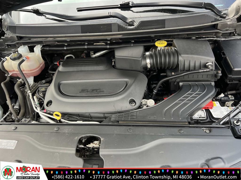 Used 2021 Chrysler Voyager LX image 9
