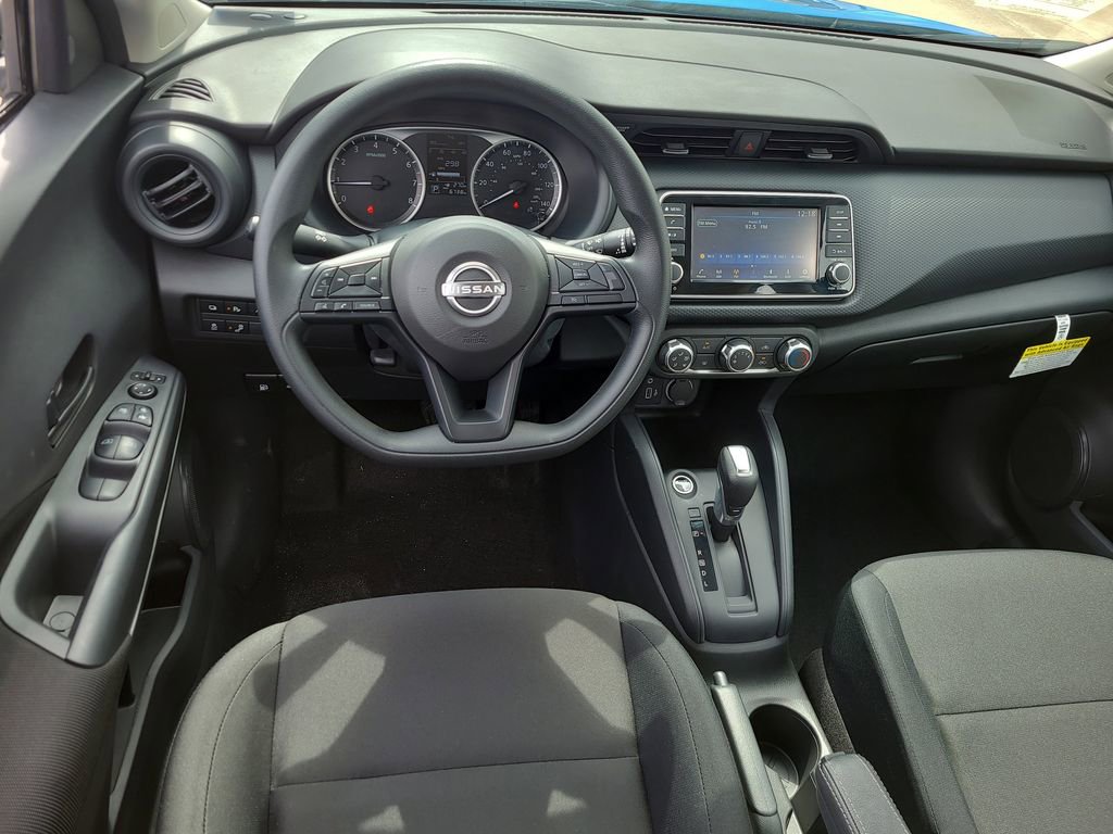Certified 2025 Nissan Kicks Play S image 11