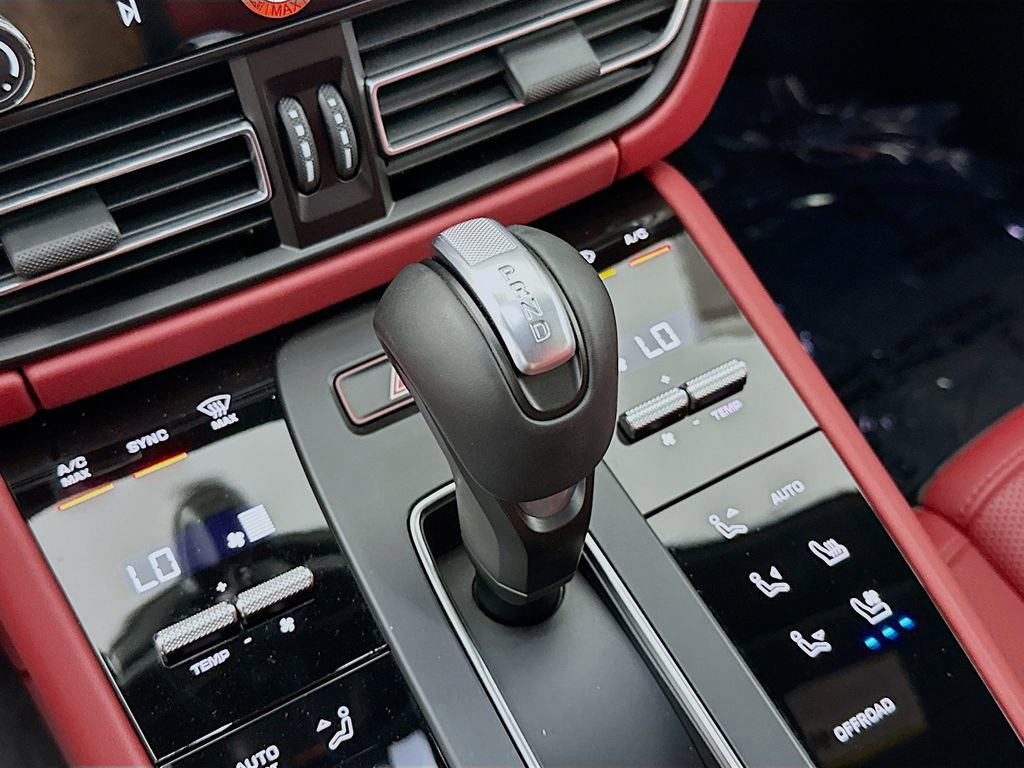 New 2025 Porsche Macan image 19