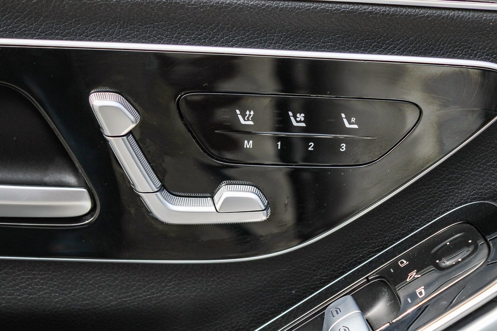 Certified 2022 Mercedes-Benz S 500 4MATIC image 21