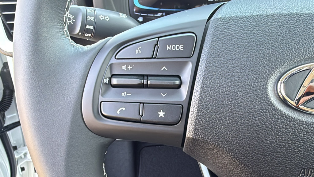 New 2026 Hyundai Venue SEL FWD image 21