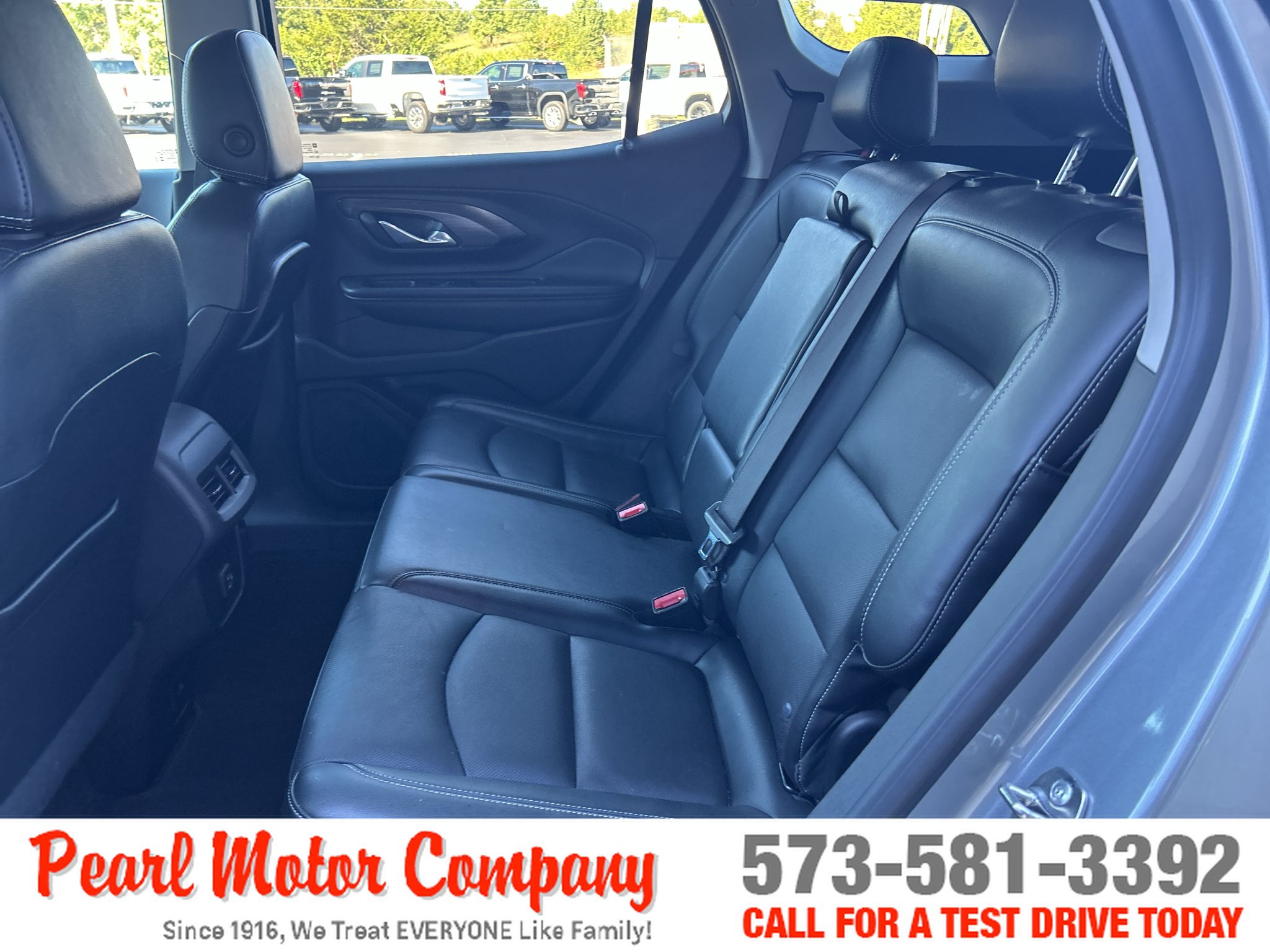 Used 2024 GMC Terrain SLT AWD/4WD image 21