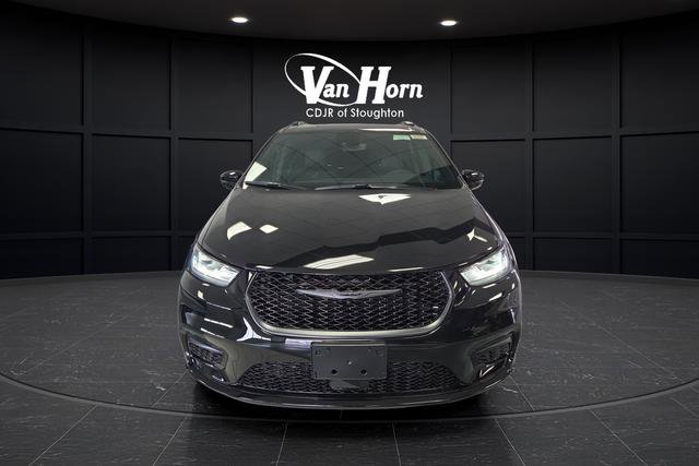 New 2026 Chrysler Pacifica Select w/ S Appearance Package image 10