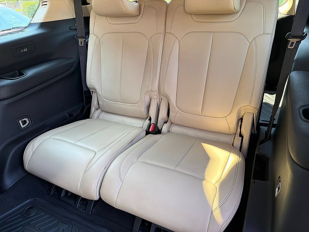 Used 2021 Jeep Grand Cherokee L Limited RWD image 11