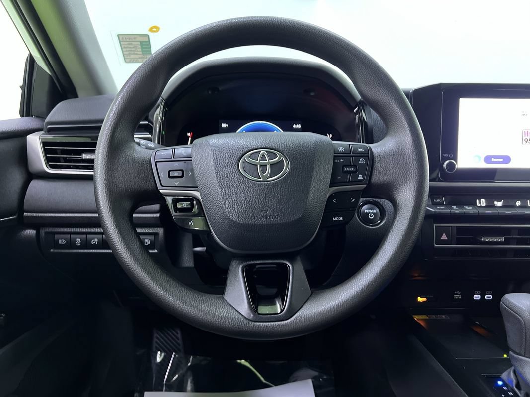 Used 2025 Toyota Camry LE FWD image 20