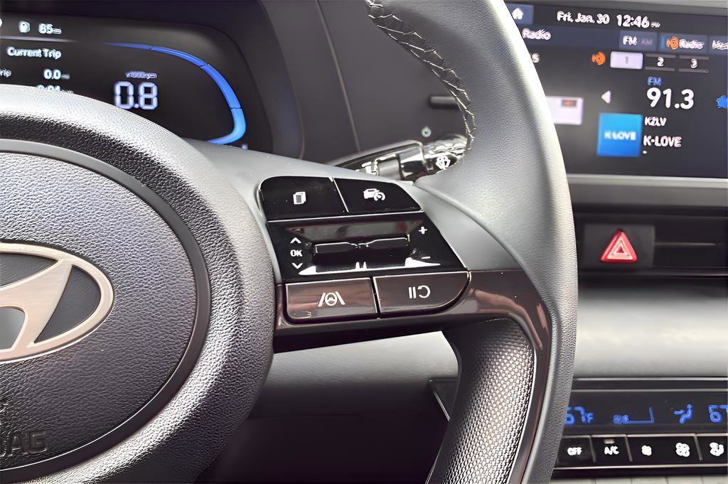 Certified 2025 Hyundai Elantra Sport image 16