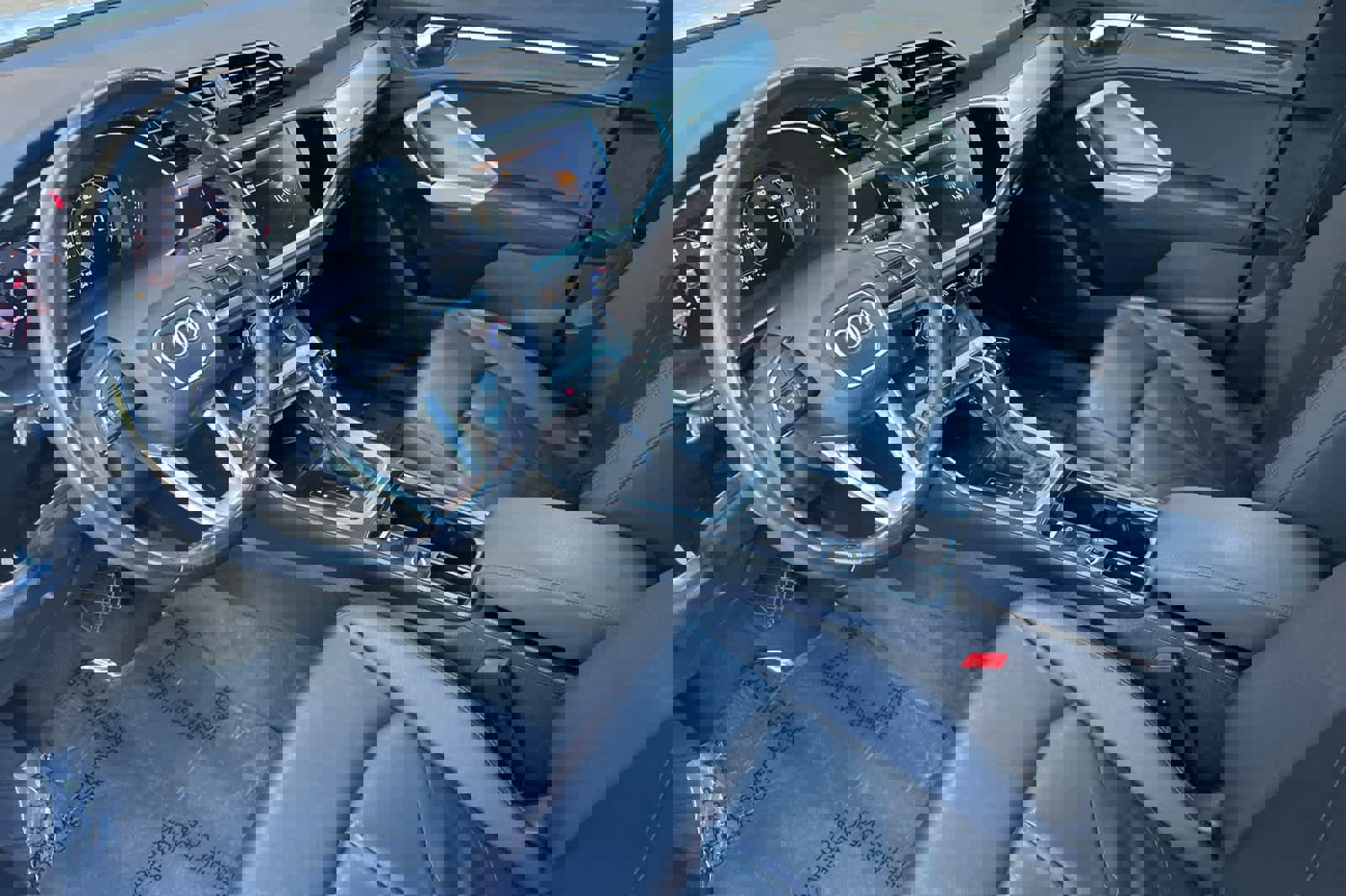 Used 2020 Audi Q3 2.0T Premium Plus w/ Premium Plus Package AWD/4WD image 11