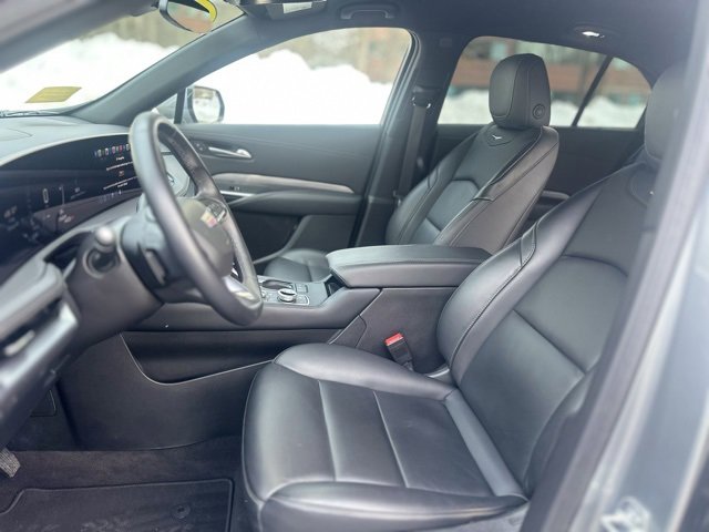 Used 2025 Cadillac XT4 Premium Luxury image 19