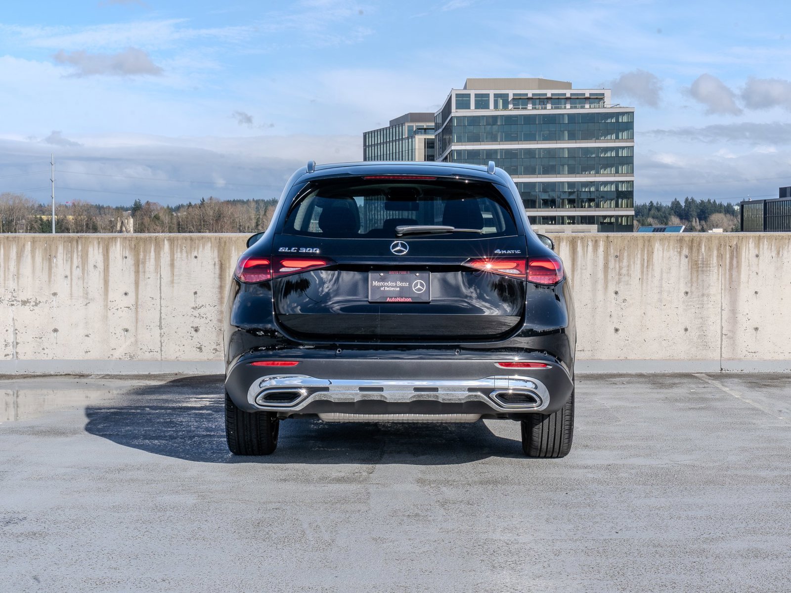 Used 2023 Mercedes-Benz GLC 300 4MATIC image 5