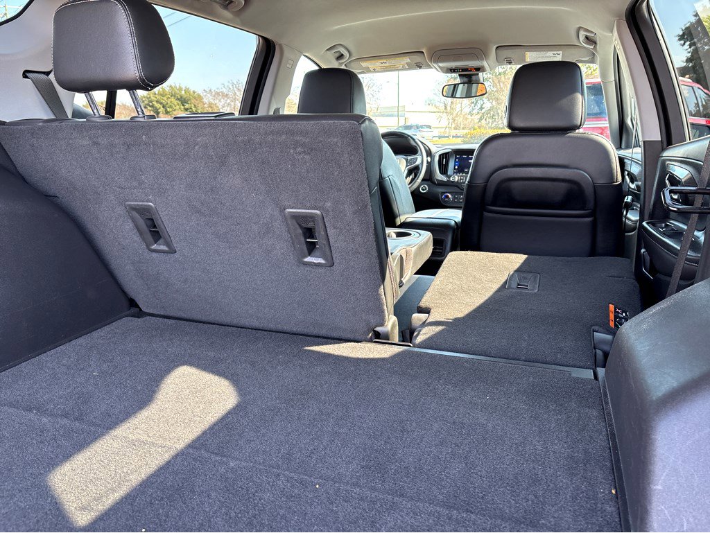 Used 2023 GMC Terrain SLT image 33