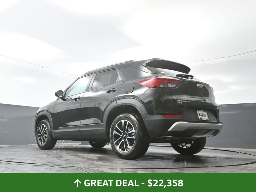 Used 2025 Chevrolet TrailBlazer LT w/ Driver Confidence Package image 32