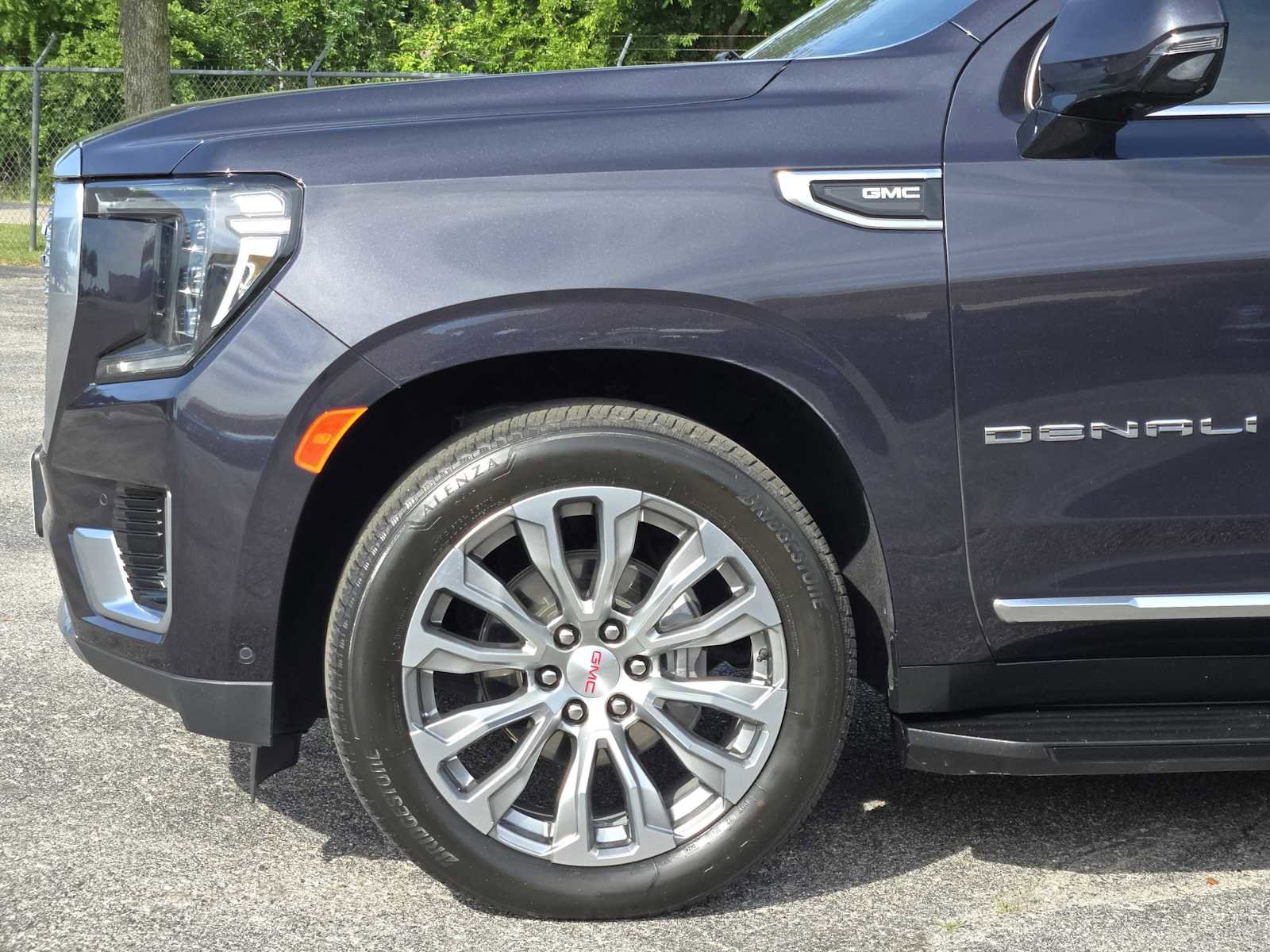 Certified 2024 GMC Yukon Denali w/ Advanced Technology Package AWD/4WD image 8