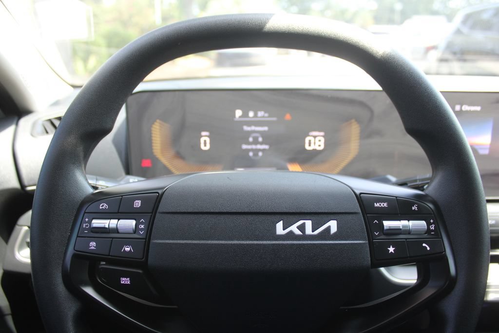 Certified 2025 Kia K4 FWD image 24