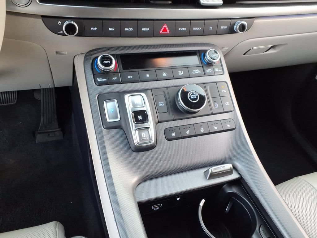 Used 2024 Hyundai Palisade Limited FWD image 29