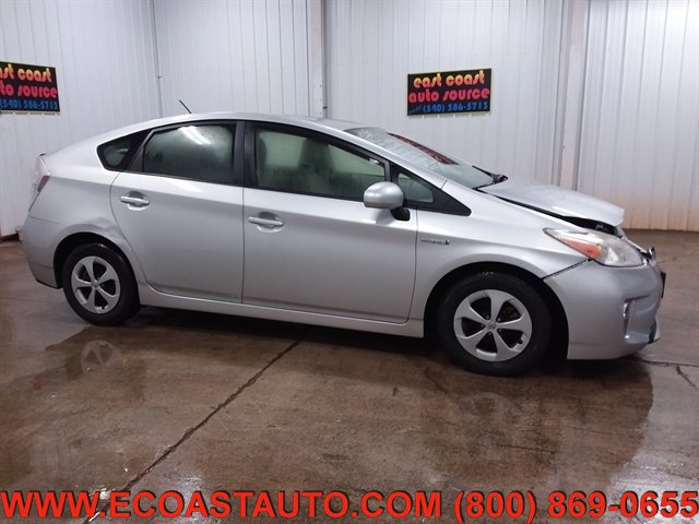 Used 2015 Toyota Prius Two FWD image 2