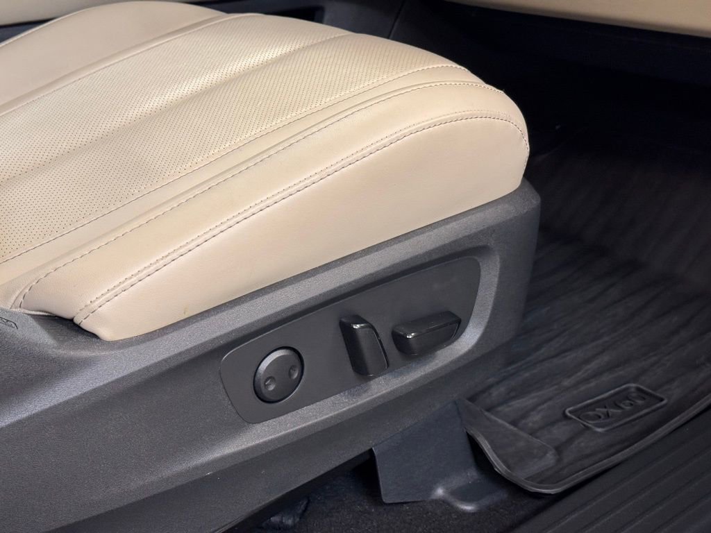 Used 2023 INFINITI QX60 Luxe w/ Performance Audio Package image 29