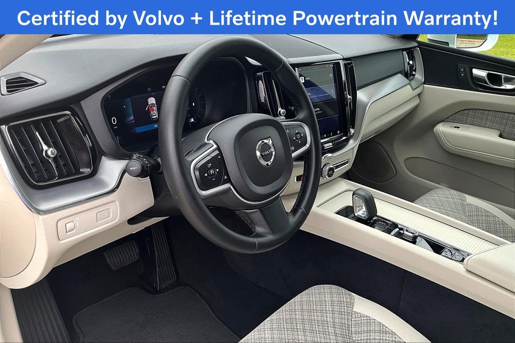 Used 2022 Volvo XC60 B5 Momentum image 17