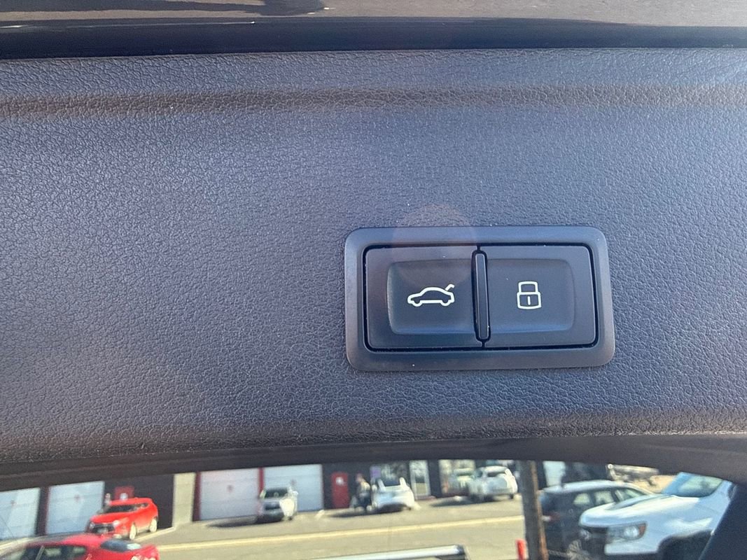 Used 2018 Audi A4 2.0T allroad Premium Plus w/ Premium Plus Package image 14