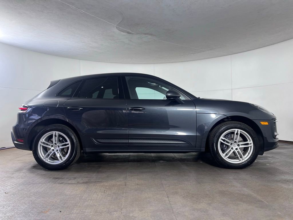 Certified 2025 Porsche Macan image 8