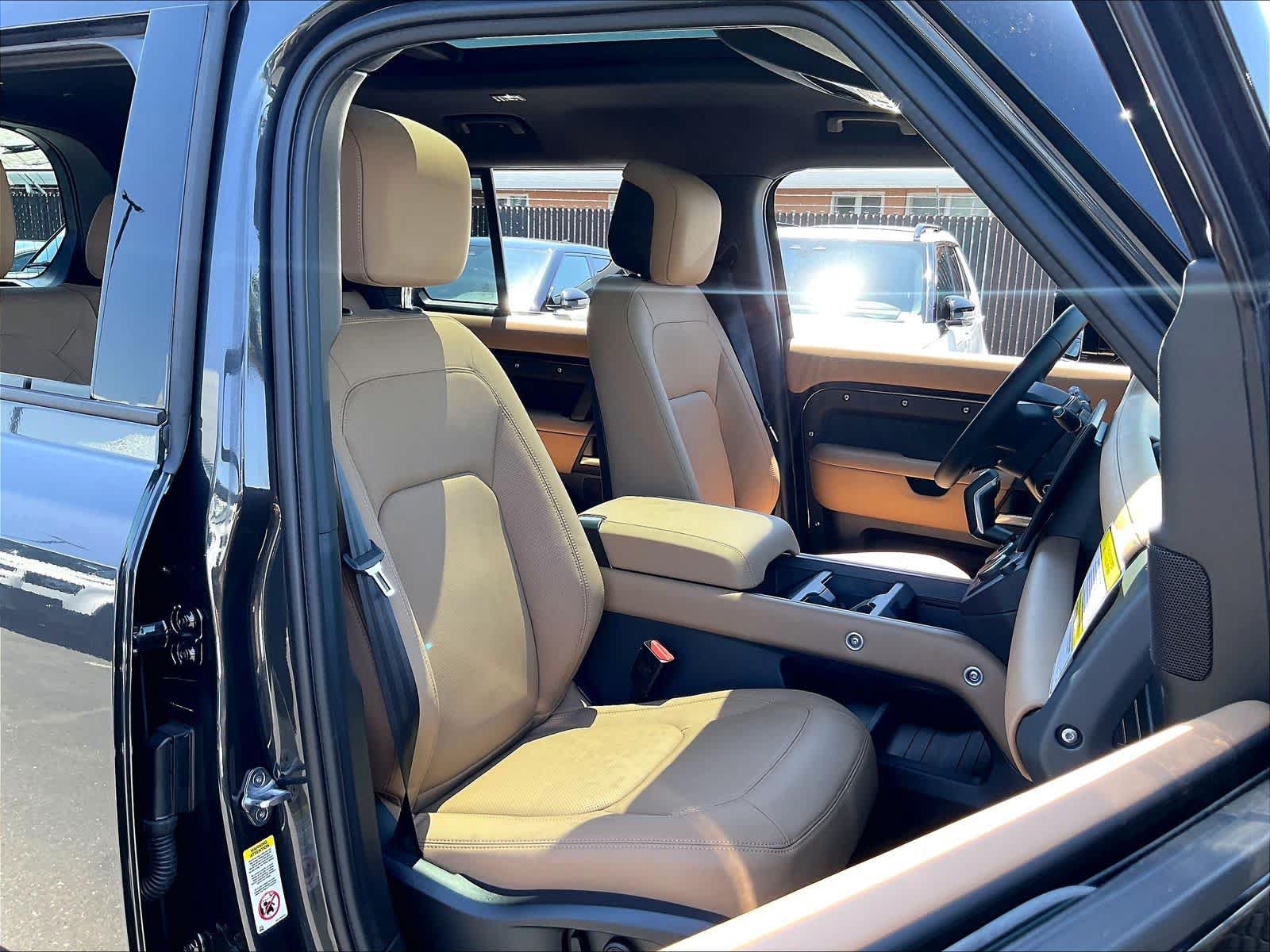 New 2026 Land Rover Defender 110 X-Dynamic SE AWD/4WD image 31