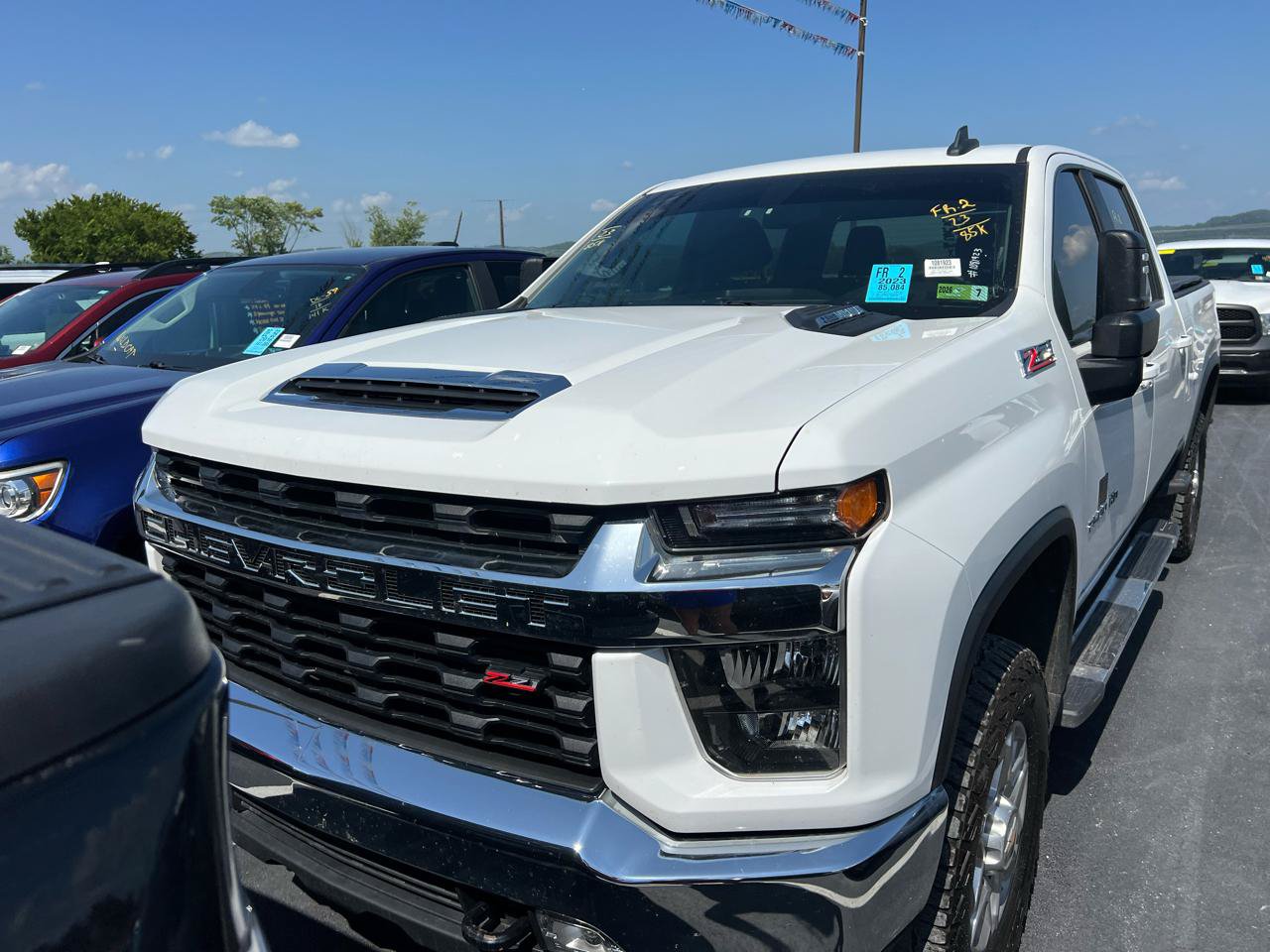 Used 2023 Chevrolet Silverado 2500 LT w/ Convenience Package AWD/4WD image 2