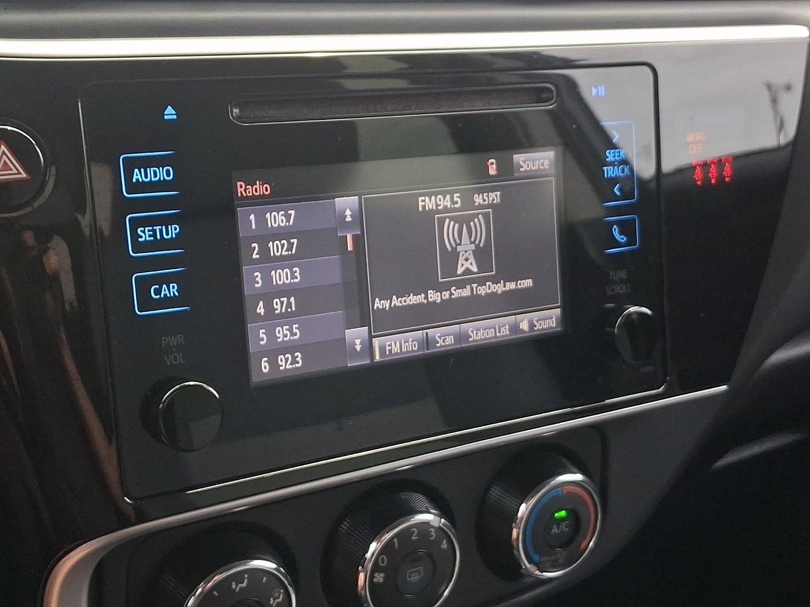 Used 2018 Toyota Corolla L FWD image 16