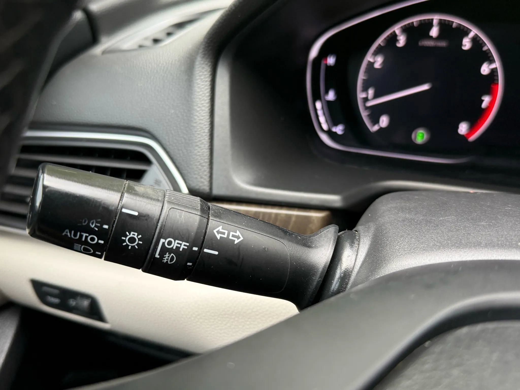 Used 2018 Honda Accord EX-L image 39
