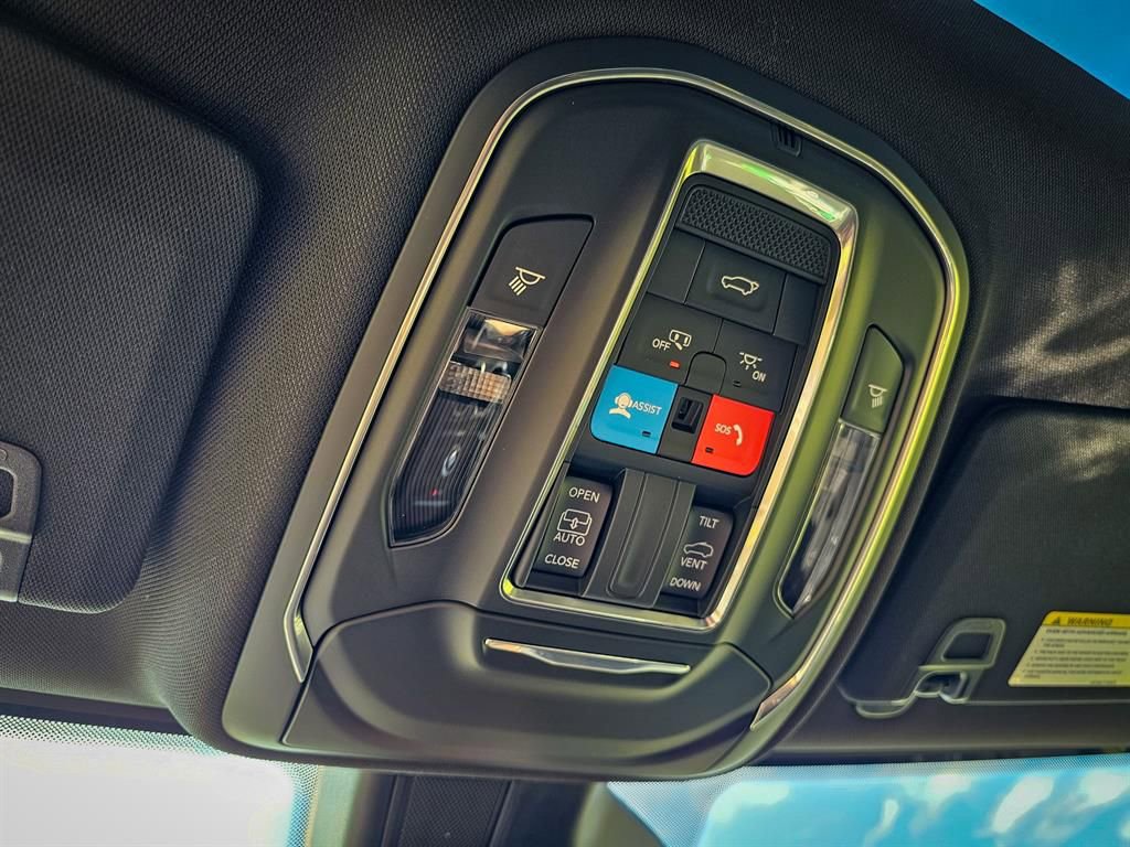 New 2025 Jeep Grand Cherokee L Altitude image 32