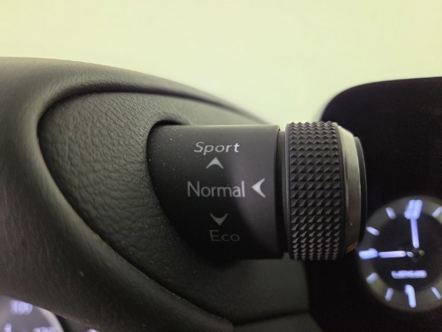 Used 2025 Lexus ES 350 w/ Accessory Package (Z1) FWD image 27